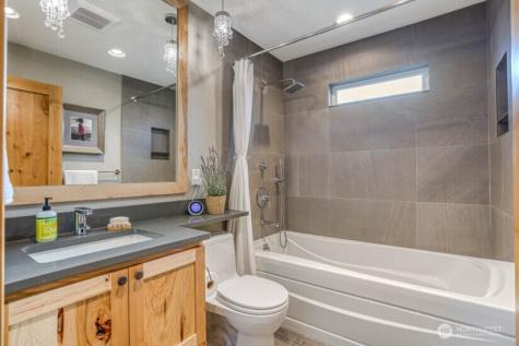 1221 Commercial Leavenworth WA 98826
