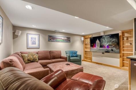1221 Commercial Leavenworth WA 98826