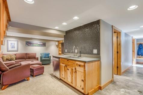 1221 Commercial Leavenworth WA 98826