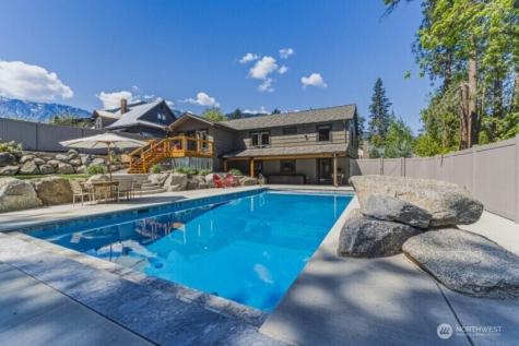 1221 Commercial Leavenworth WA 98826