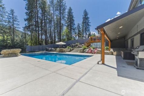 1221 Commercial Leavenworth WA 98826