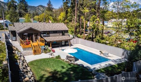 1221 Commercial Leavenworth WA 98826