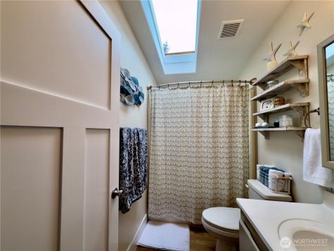 609 Chenois Avenue NE Ocean Shores WA 98569