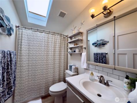 609 Chenois Avenue NE Ocean Shores WA 98569