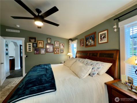 609 Chenois Avenue NE Ocean Shores WA 98569