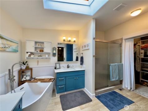 609 Chenois Avenue NE Ocean Shores WA 98569