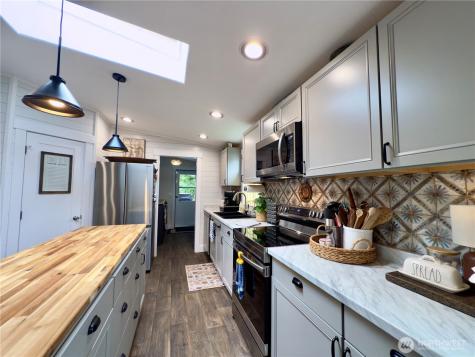 609 Chenois Avenue NE Ocean Shores WA 98569