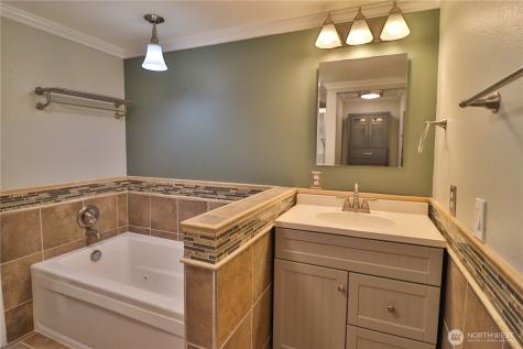 2500 S 370 Street Federal Way WA 98003