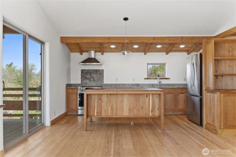 906 Lince Avenue Winthrop WA 98862