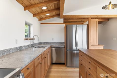906 Lince Avenue Winthrop WA 98862