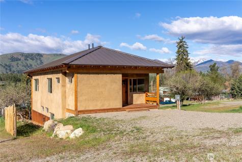 906 Lince Avenue Winthrop WA 98862