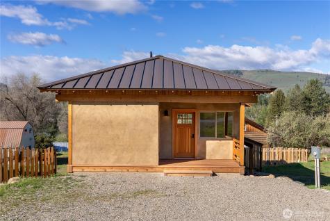 906 Lince Avenue Winthrop WA 98862