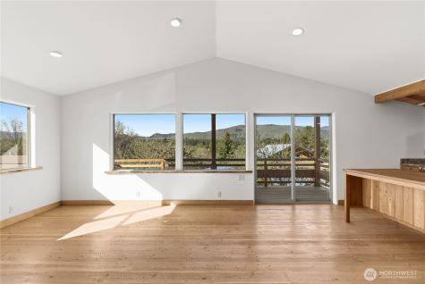 906 Lince Avenue Winthrop WA 98862