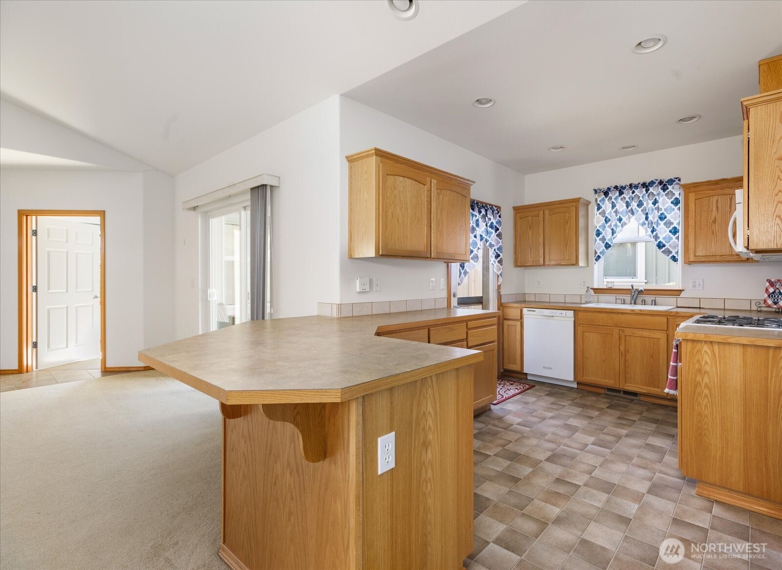 1637 SW Vanguard Street Oak Harbor WA 98277