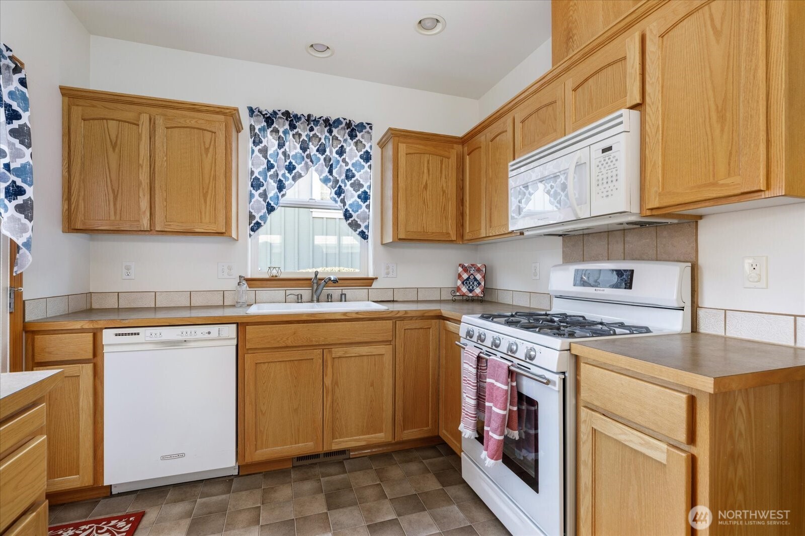 1637 SW Vanguard Street Oak Harbor WA 98277