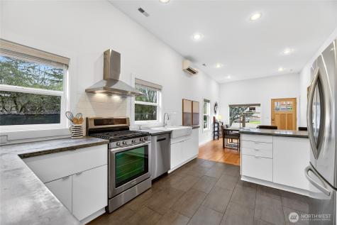 3528 SW 98th Street Seattle WA 98126