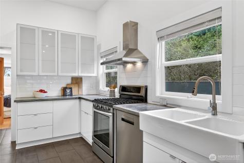 3528 SW 98th Street Seattle WA 98126