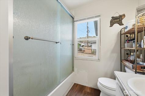 608 N Bradley Street Chelan WA 98816
