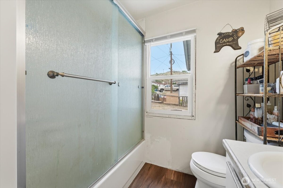 608 N Bradley Street Chelan WA 98816