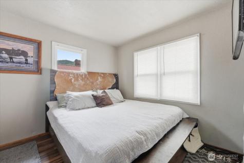 608 N Bradley Street Chelan WA 98816