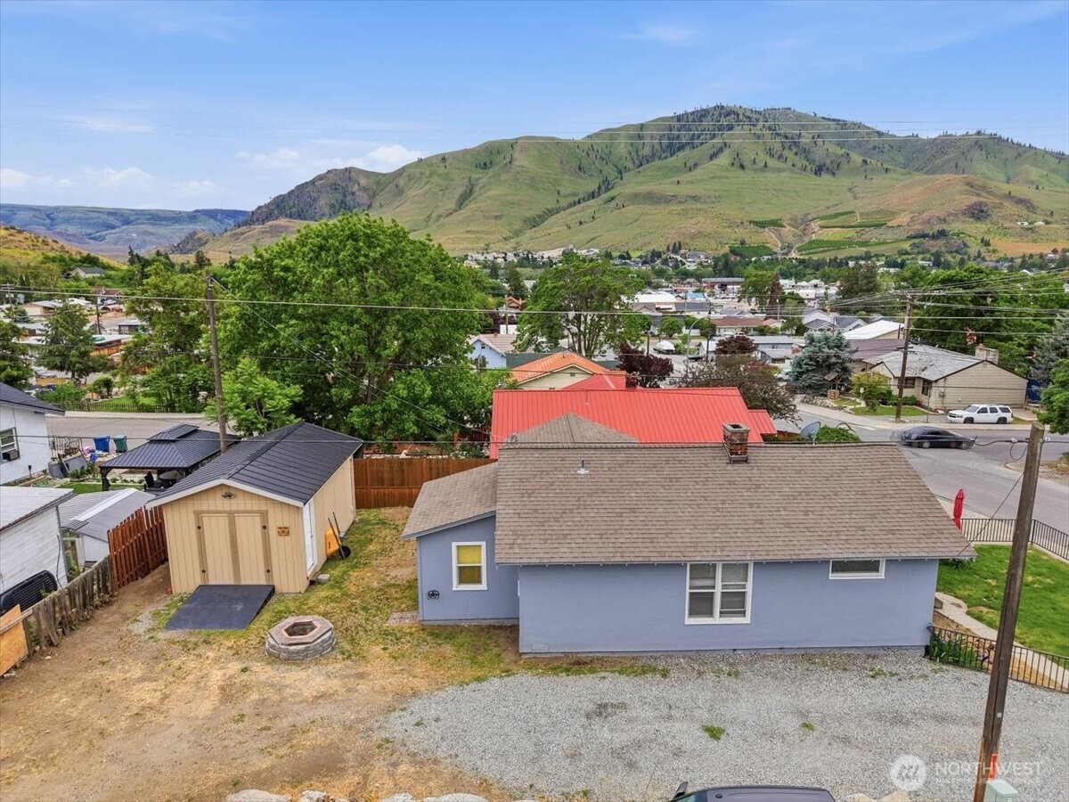 608 N Bradley Street Chelan WA 98816
