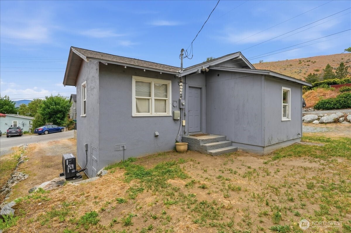 608 N Bradley Street Chelan WA 98816