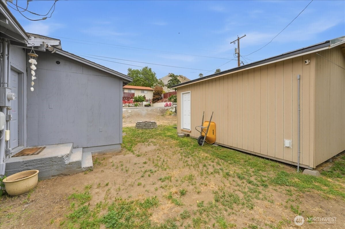 608 N Bradley Street Chelan WA 98816