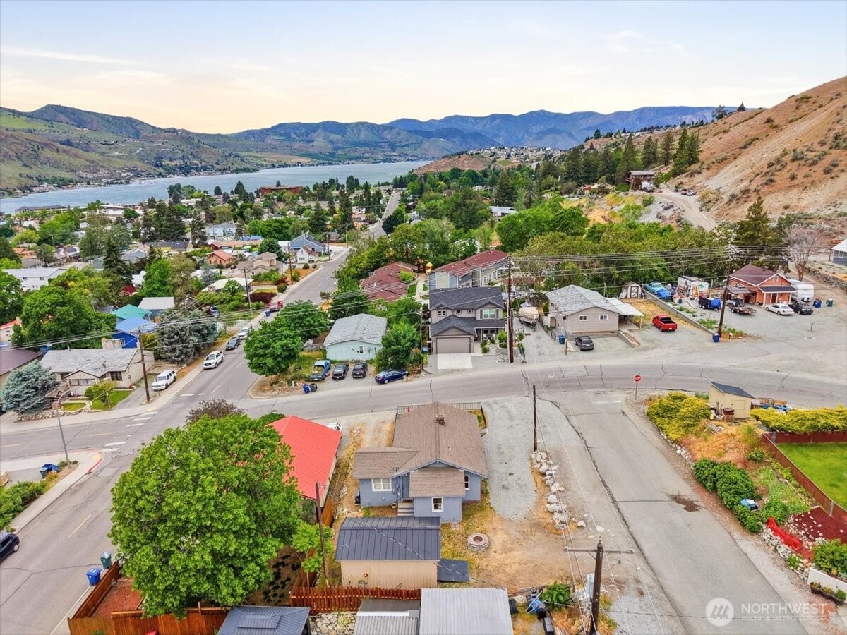 608 N Bradley Street Chelan WA 98816