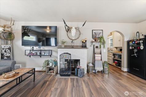 608 N Bradley Street Chelan WA 98816