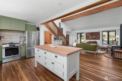 305 NW Coveland Street Coupeville WA 98239