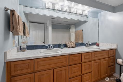 305 NW Coveland Street Coupeville WA 98239