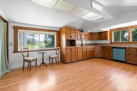 305 NW Coveland Street Coupeville WA 98239