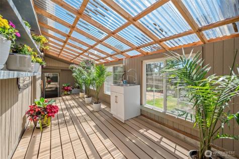 305 NW Coveland Street Coupeville WA 98239