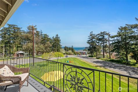 305 NW Coveland Street Coupeville WA 98239