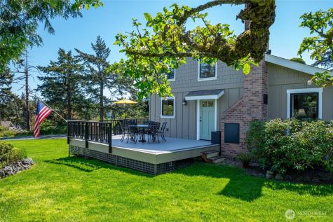 305 NW Coveland Street Coupeville WA 98239