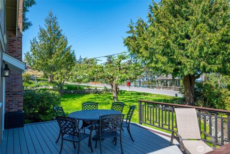 305 NW Coveland Street Coupeville WA 98239