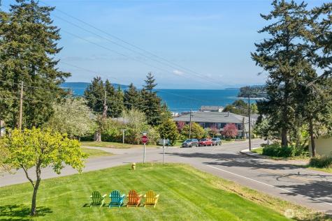 305 NW Coveland Street Coupeville WA 98239