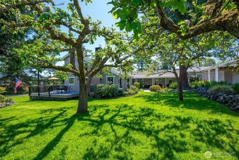 305 NW Coveland Street Coupeville WA 98239