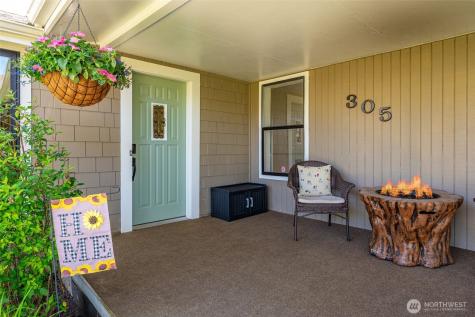 305 NW Coveland Street Coupeville WA 98239