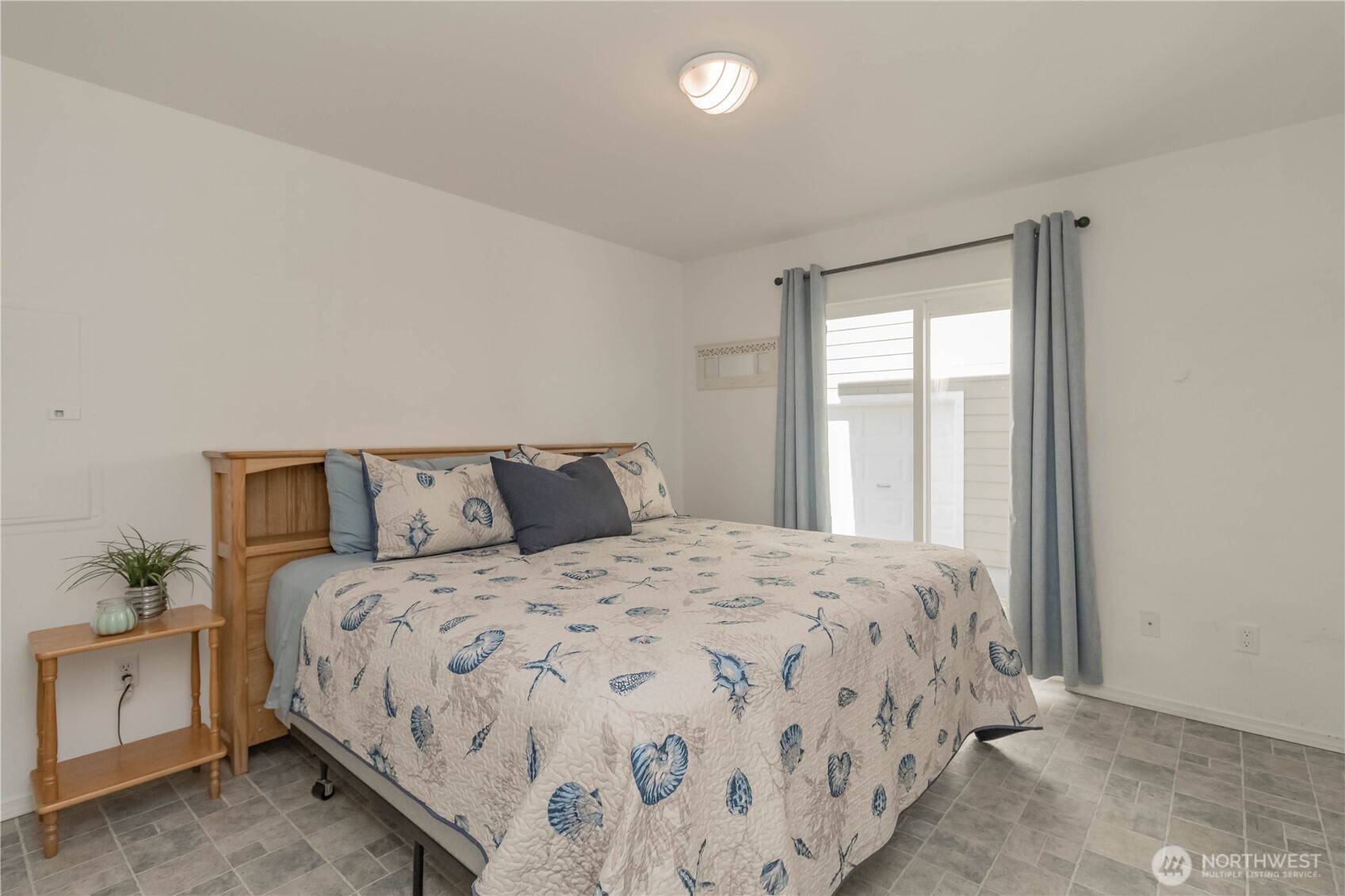 555 Ensign Avenue NW Ocean Shores WA 98569