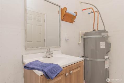 555 Ensign Avenue NW Ocean Shores WA 98569