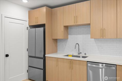 832 S Sullivan Street Seattle WA 98108