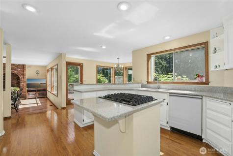 209 SW 331st Place Federal Way WA 98023