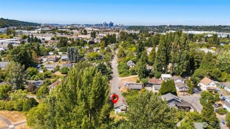 565 S Director Seattle WA 98108