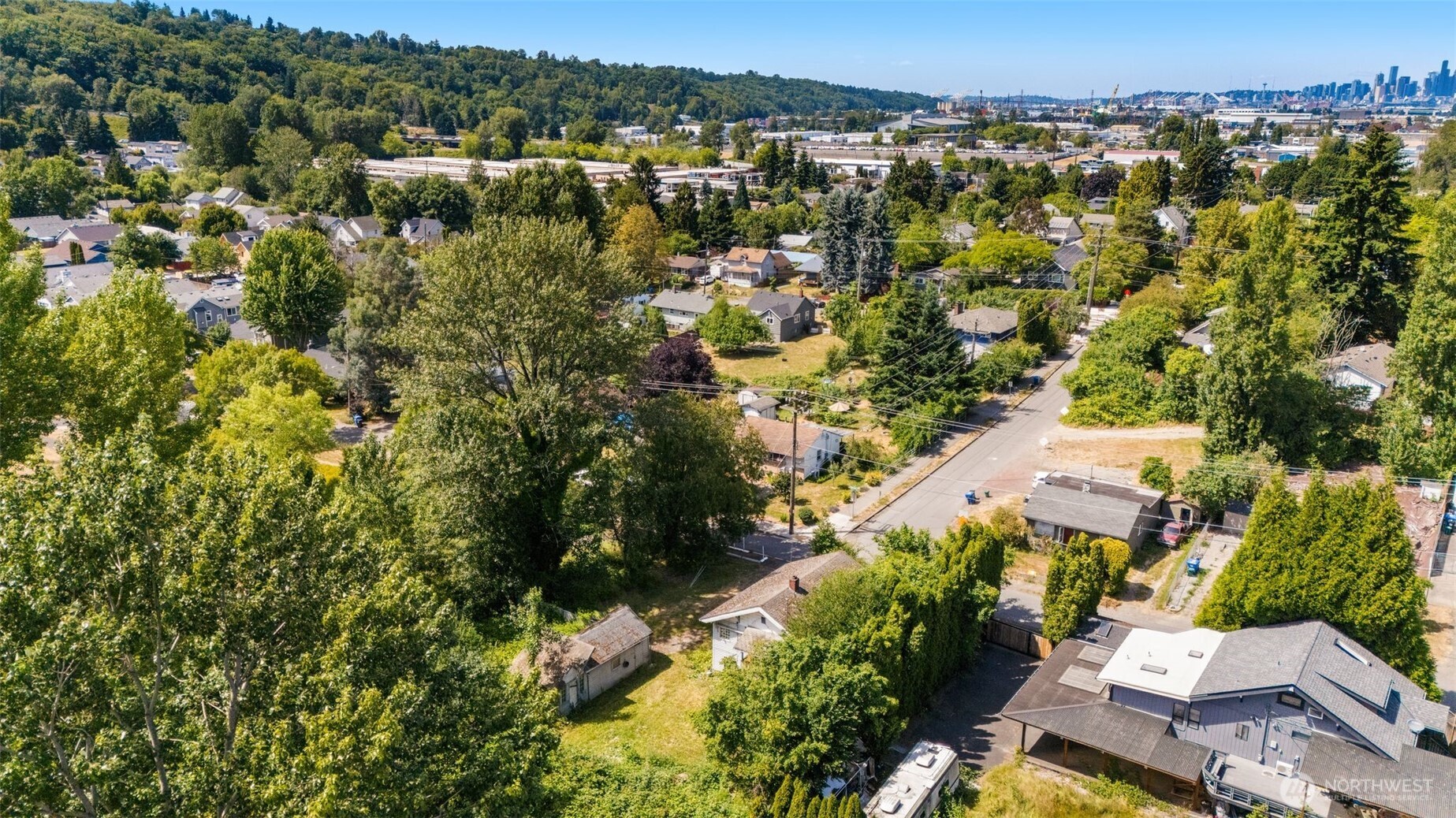 565 S Director Seattle WA 98108
