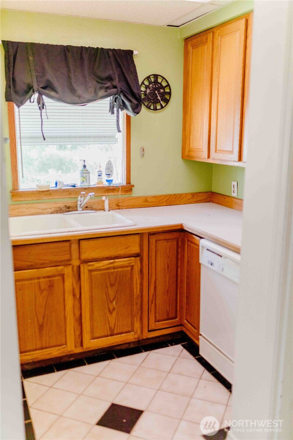565 S Director Seattle WA 98108