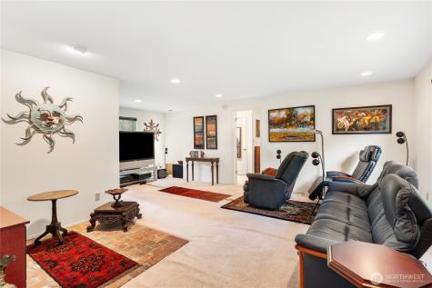230 222nd Avenue NE Sammamish WA 98074
