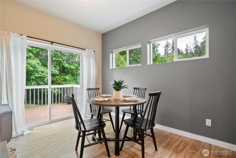 7270 E Grandview Street Port Orchard WA 98366