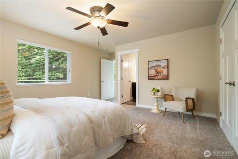 7270 E Grandview Street Port Orchard WA 98366