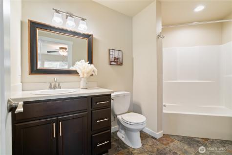 7270 E Grandview Street Port Orchard WA 98366